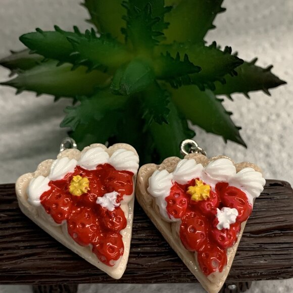 Pie Earring, Strawberry Earring, Strawberry Pie Earring, Fruit Earring, Gift - Picture 6 of 7